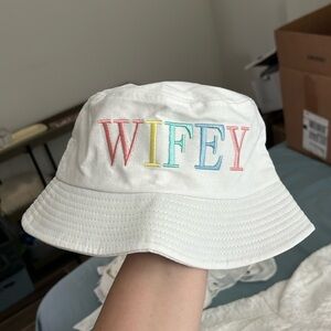 WIFEY bucket hat
